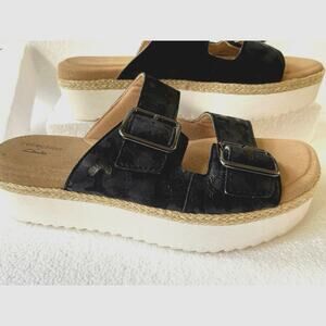 Clarks Women's Lana Beach Sandals from Clarks Collection Used only once size 8
